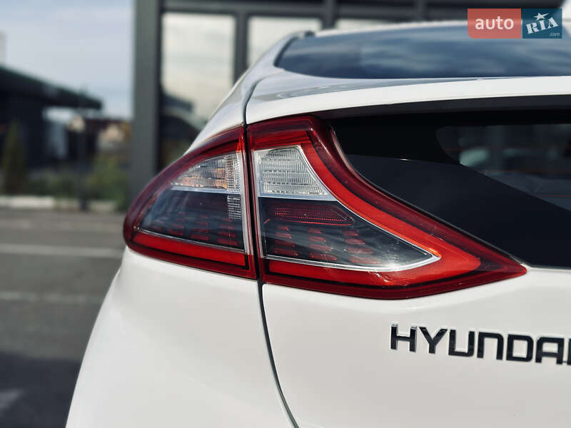 Хэтчбек Hyundai Ioniq 2017 в Кременчуге