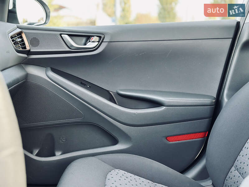 Хэтчбек Hyundai Ioniq 2017 в Кременчуге
