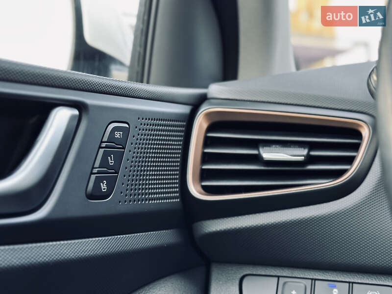 Хэтчбек Hyundai Ioniq 2017 в Кременчуге