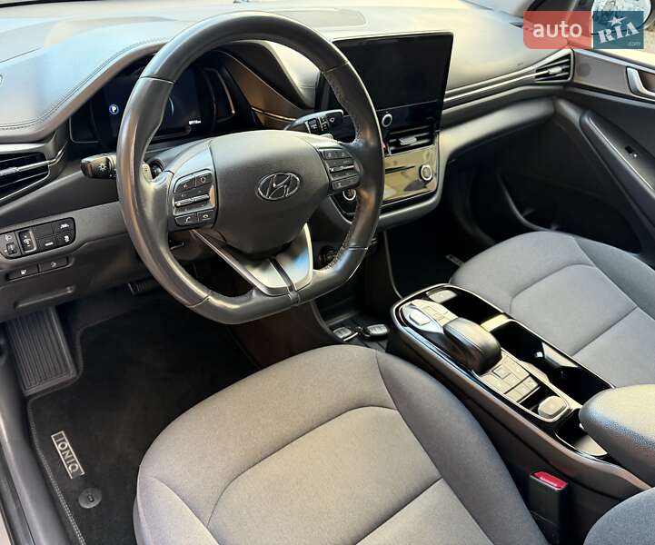 Лифтбек Hyundai Ioniq 2020 в Львове фото 57 Лифтбек Hyundai Ioniq 2020 в Львове