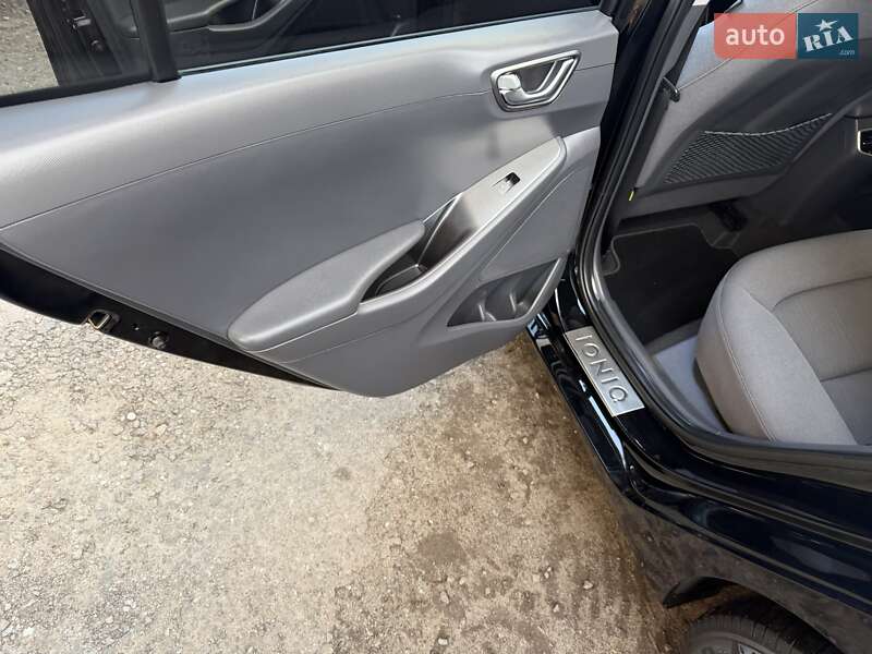 Лифтбек Hyundai Ioniq 2020 в Львове фото 60 Лифтбек Hyundai Ioniq 2020 в Львове