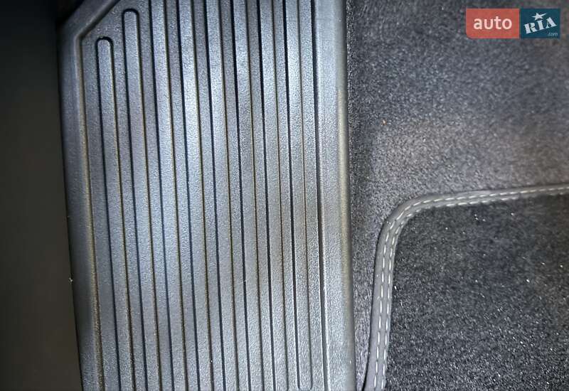 Лифтбек Hyundai Ioniq 2020 в Львове фото 84 Лифтбек Hyundai Ioniq 2020 в Львове