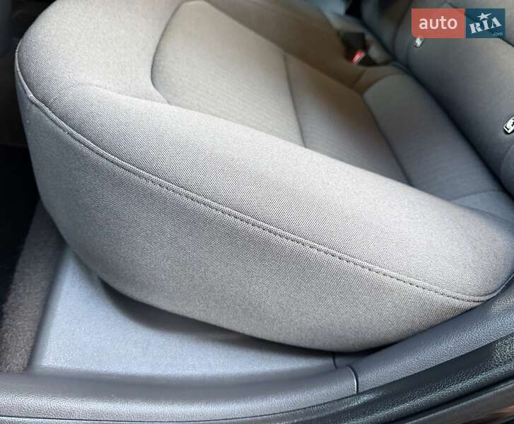 Лифтбек Hyundai Ioniq 2020 в Львове фото 125 Лифтбек Hyundai Ioniq 2020 в Львове