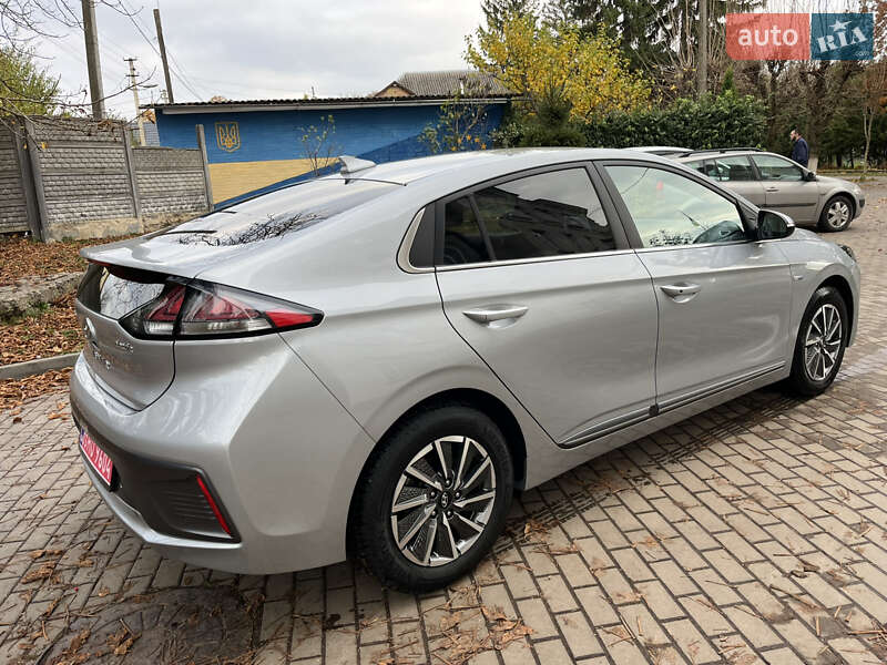 Лифтбек Hyundai Ioniq 2020 в Луцке