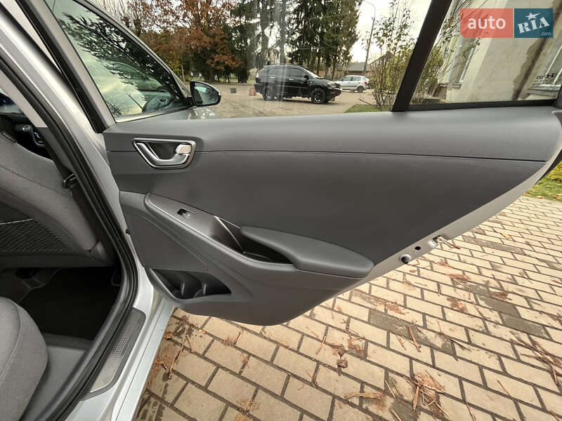 Лифтбек Hyundai Ioniq 2020 в Луцке