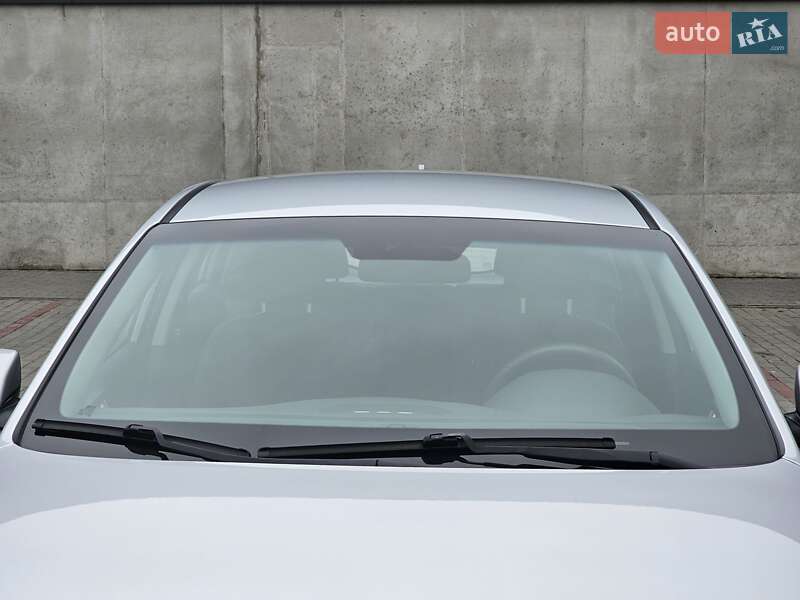 Лифтбек Hyundai Ioniq 2019 в Киеве