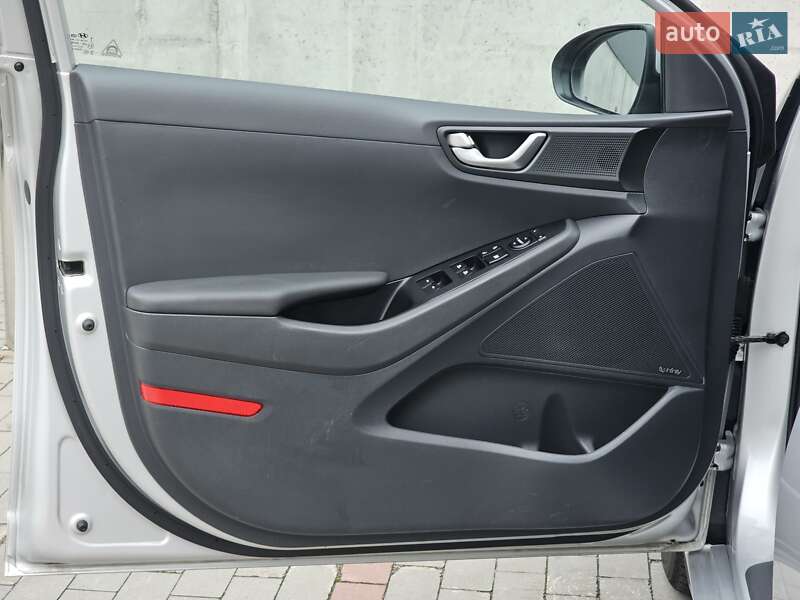 Лифтбек Hyundai Ioniq 2019 в Киеве