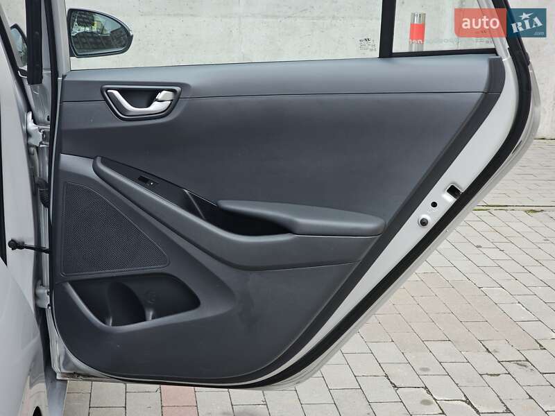 Лифтбек Hyundai Ioniq 2019 в Киеве