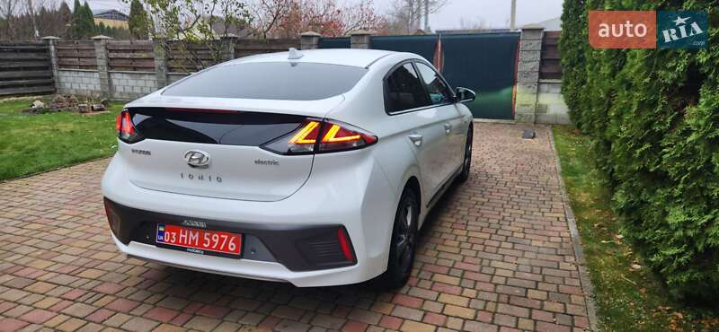 Лифтбек Hyundai Ioniq 2020 в Ровно