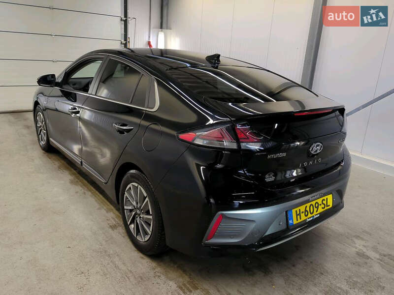 Лифтбек Hyundai Ioniq 2020 в Староконстантинове