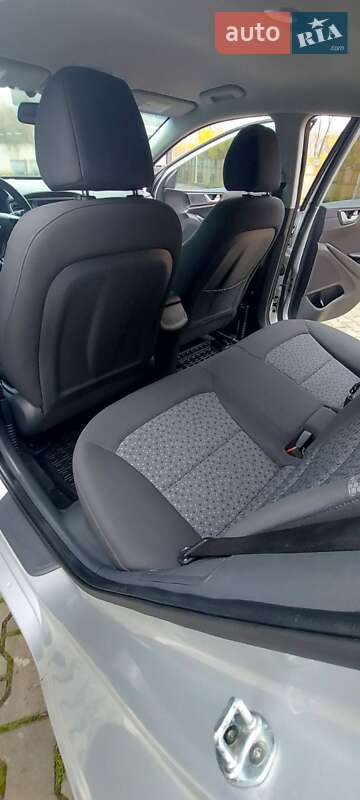 Лифтбек Hyundai Ioniq 2019 в Виннице фото 35 Лифтбек Hyundai Ioniq 2019 в Виннице