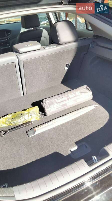 Хэтчбек Hyundai Ioniq 2019 в Маневичах