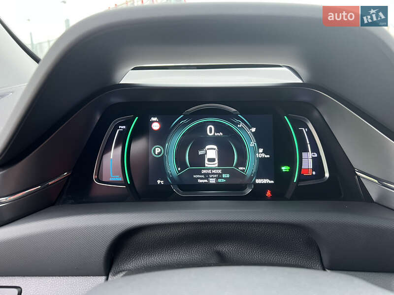 Лифтбек Hyundai Ioniq 2019 в Киеве фото 30 Лифтбек Hyundai Ioniq 2019 в Киеве