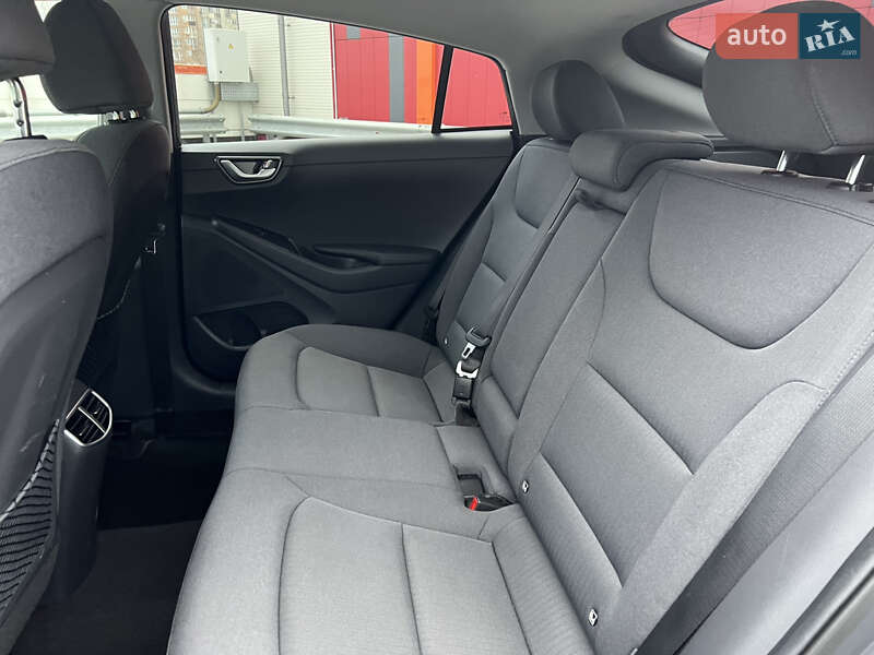 Лифтбек Hyundai Ioniq 2019 в Киеве фото 39 Лифтбек Hyundai Ioniq 2019 в Киеве