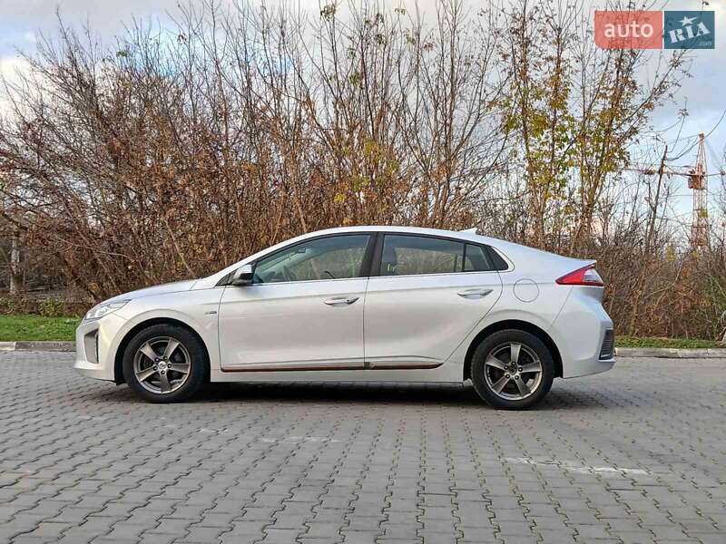 Хэтчбек Hyundai Ioniq 2017 в Луцке
