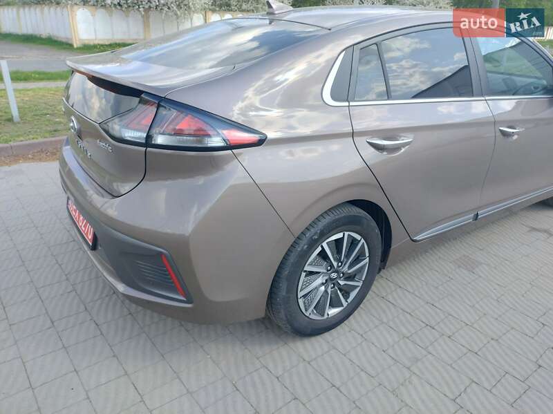 Лифтбек Hyundai Ioniq 2019 в Владимире фото 9 Лифтбек Hyundai Ioniq 2019 в Владимире