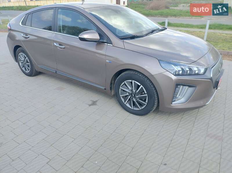 Лифтбек Hyundai Ioniq 2019 в Владимире фото 5 Лифтбек Hyundai Ioniq 2019 в Владимире