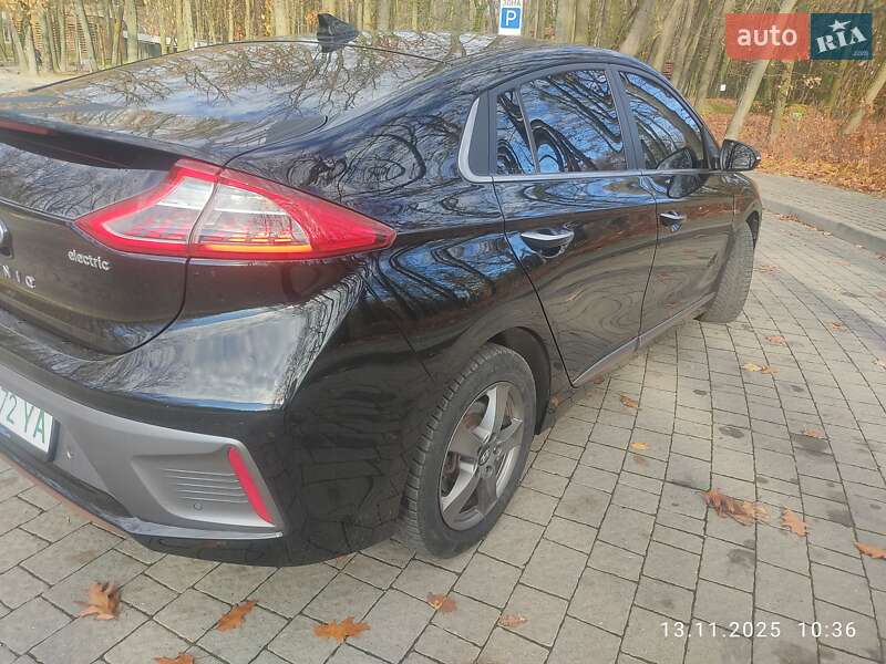 Хэтчбек Hyundai Ioniq 2016 в Львове