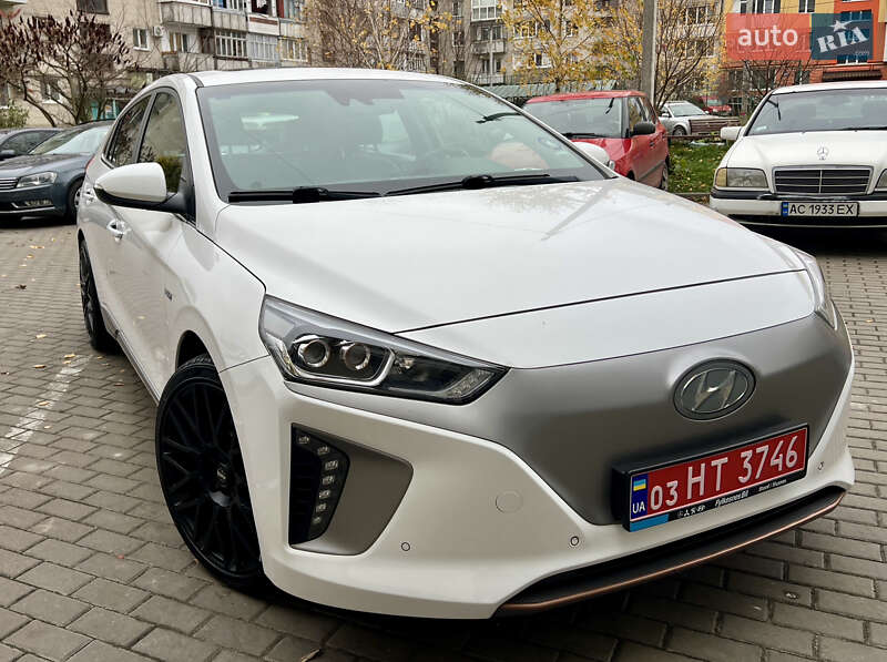 Лифтбек Hyundai Ioniq 2017 в Луцке