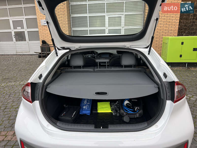 Лифтбек Hyundai Ioniq 2017 в Луцке