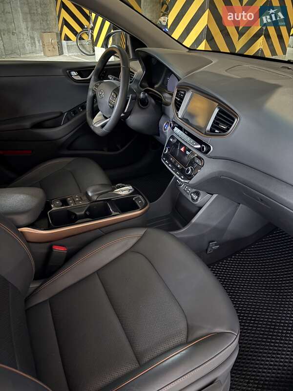 Хэтчбек Hyundai Ioniq 2018 в Виннице фото 8 Хэтчбек Hyundai Ioniq 2018 в Виннице
