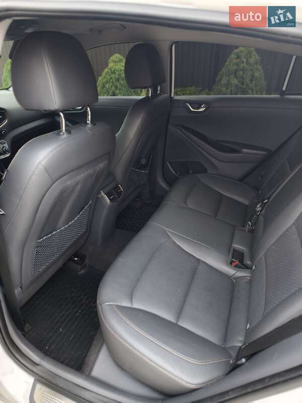 Хетчбек Hyundai Ioniq 2017 в Житомирі фото 10 Хетчбек Hyundai Ioniq 2017 в Житомирі