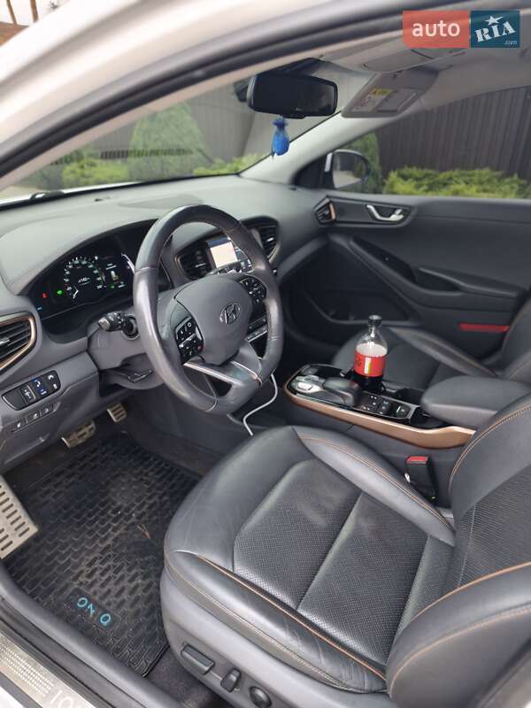 Хетчбек Hyundai Ioniq 2017 в Житомирі фото 11 Хетчбек Hyundai Ioniq 2017 в Житомирі