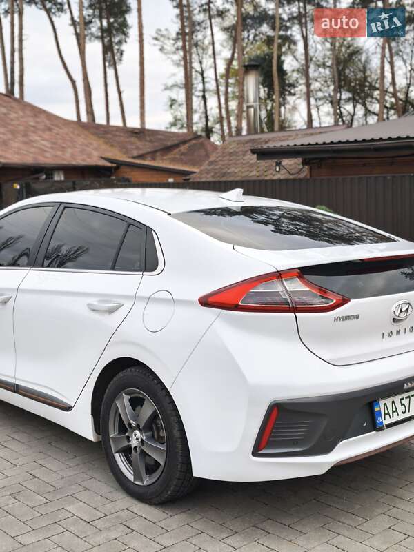 Хетчбек Hyundai Ioniq 2017 в Житомирі фото 15 Хетчбек Hyundai Ioniq 2017 в Житомирі