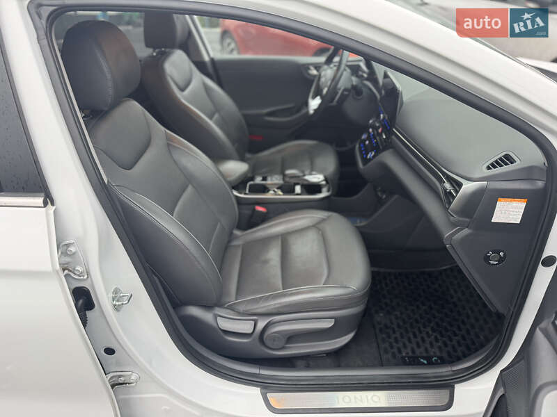 Ліфтбек Hyundai Ioniq 2020 в Рівному фото 26 Ліфтбек Hyundai Ioniq 2020 в Рівному