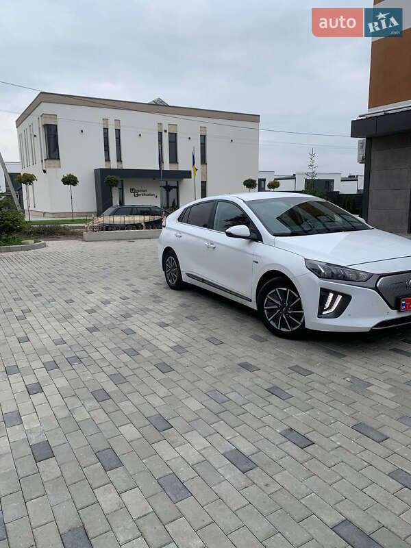 Лифтбек Hyundai Ioniq 2020 в Ровно