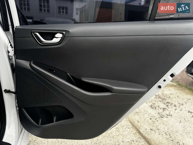 Хэтчбек Hyundai Ioniq 2017 в Житомире