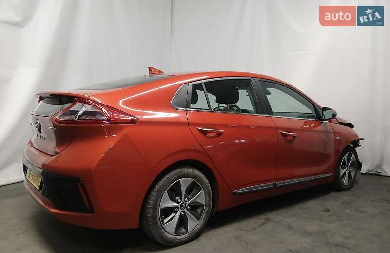 Хэтчбек Hyundai Ioniq 2018 в Ровно фото 6 Хэтчбек Hyundai Ioniq 2018 в Ровно