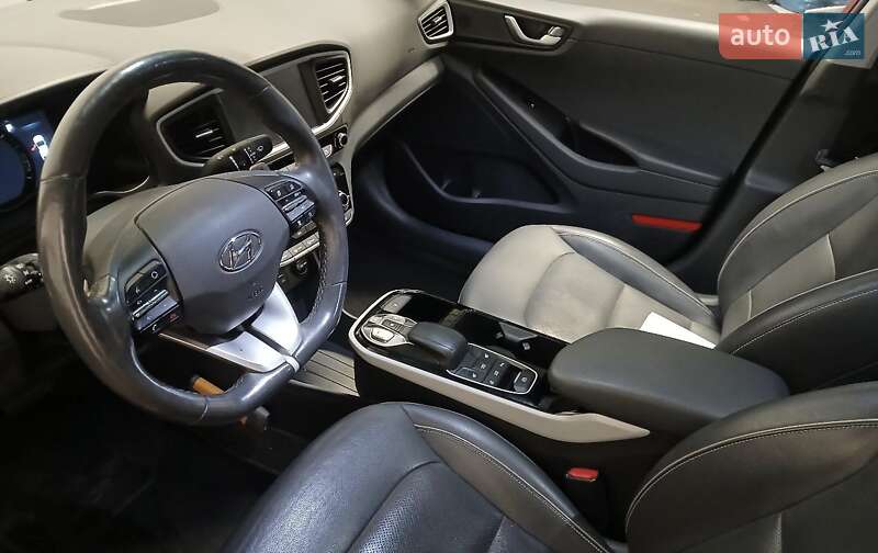 Хэтчбек Hyundai Ioniq 2018 в Ровно фото 12 Хэтчбек Hyundai Ioniq 2018 в Ровно
