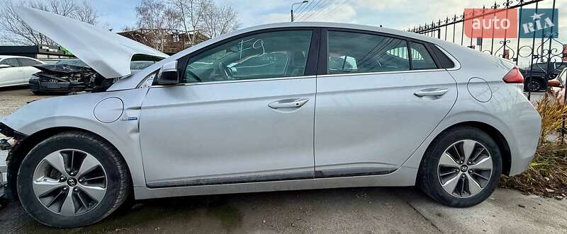 Хэтчбек Hyundai Ioniq 2018 в Киеве фото 9 Хэтчбек Hyundai Ioniq 2018 в Киеве