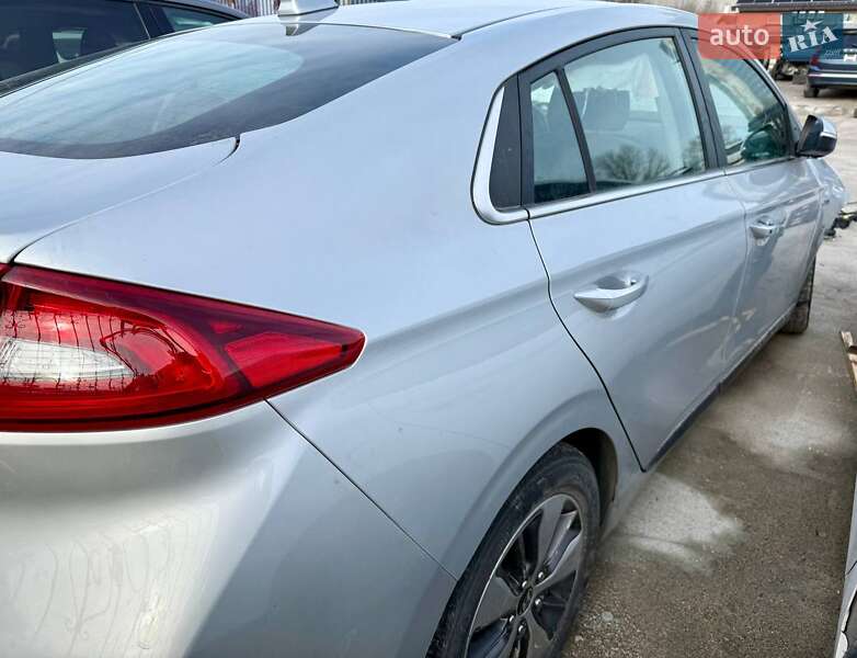 Хэтчбек Hyundai Ioniq 2018 в Киеве фото 14 Хэтчбек Hyundai Ioniq 2018 в Киеве