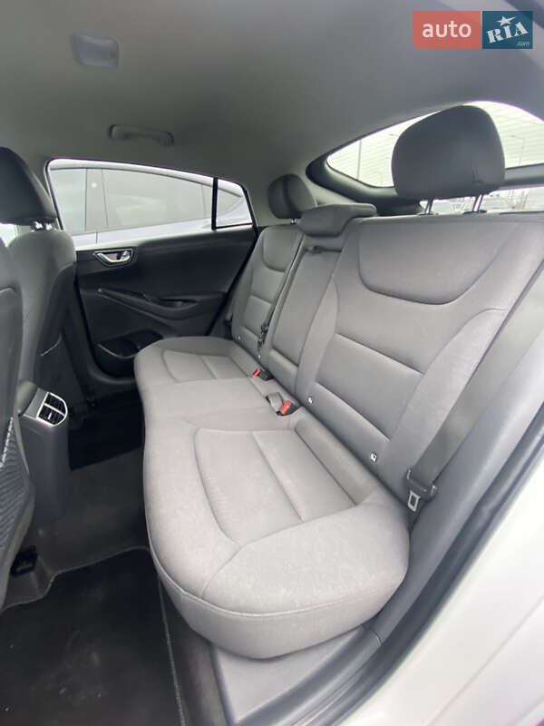 Лифтбек Hyundai Ioniq 2020 в Тернополе фото 19 Лифтбек Hyundai Ioniq 2020 в Тернополе