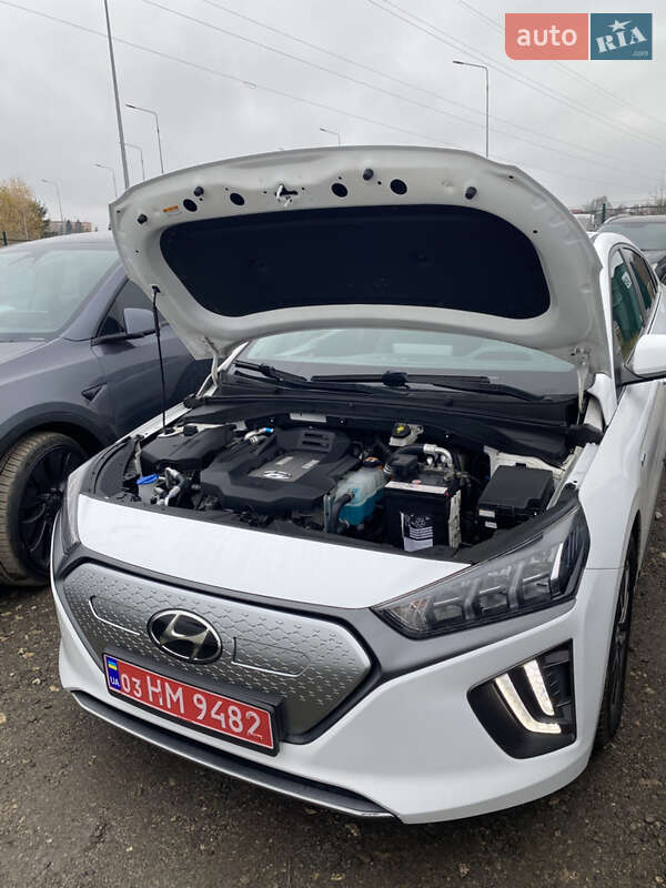 Лифтбек Hyundai Ioniq 2020 в Тернополе фото 29 Лифтбек Hyundai Ioniq 2020 в Тернополе
