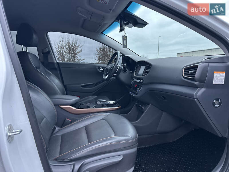Хэтчбек Hyundai Ioniq 2018 в Бродах фото 15 Хэтчбек Hyundai Ioniq 2018 в Бродах