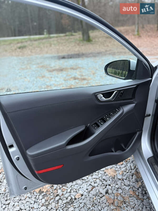 Лифтбек Hyundai Ioniq 2017 в Бродах фото 16 Лифтбек Hyundai Ioniq 2017 в Бродах