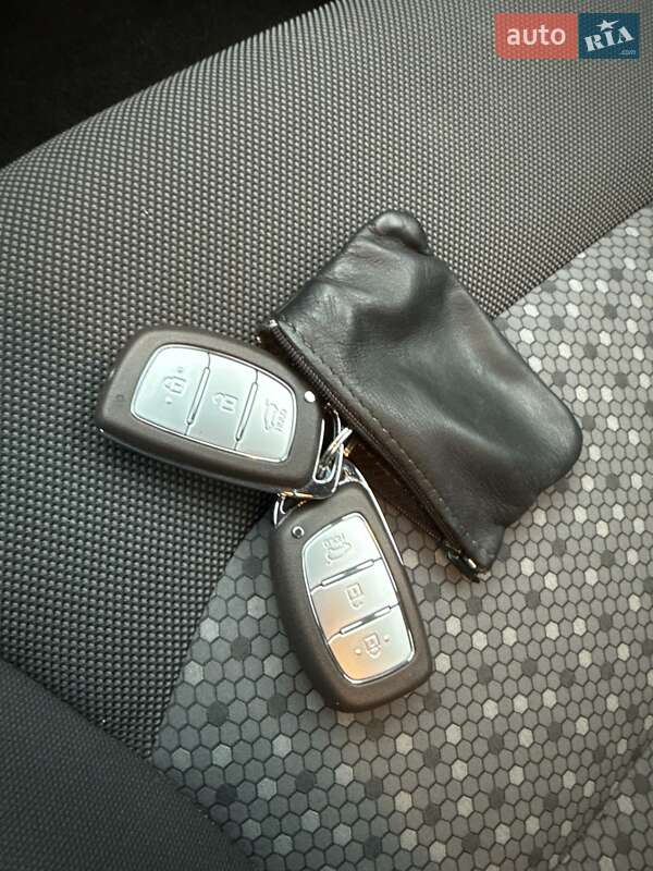 Лифтбек Hyundai Ioniq 2019 в Луцке