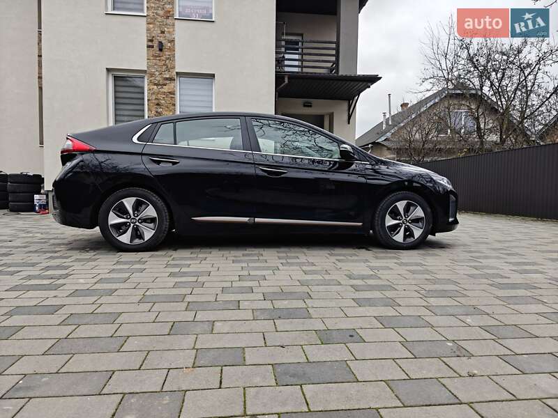 Хэтчбек Hyundai Ioniq 2018 в Ивано-Франковске