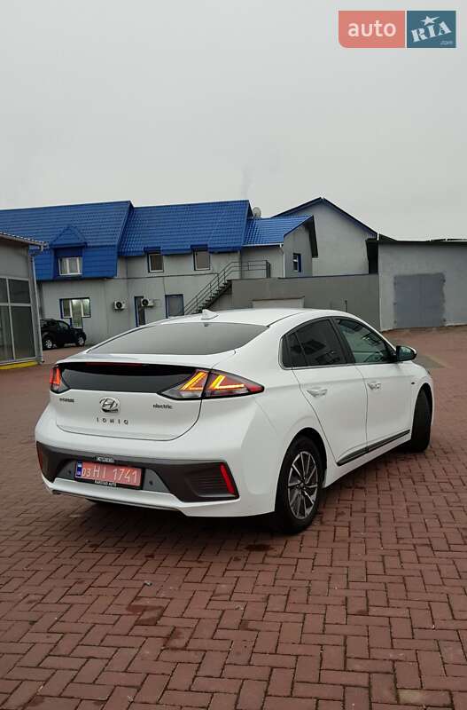 Лифтбек Hyundai Ioniq 2020 в Ровно