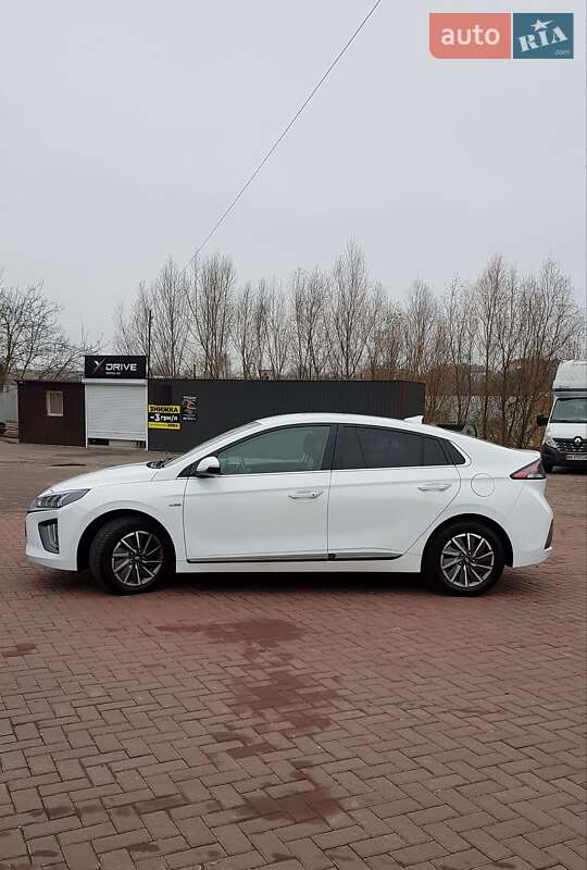 Лифтбек Hyundai Ioniq 2020 в Ровно