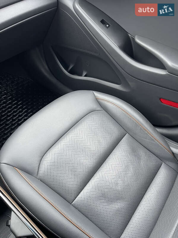 Хэтчбек Hyundai Ioniq 2017 в Луцке