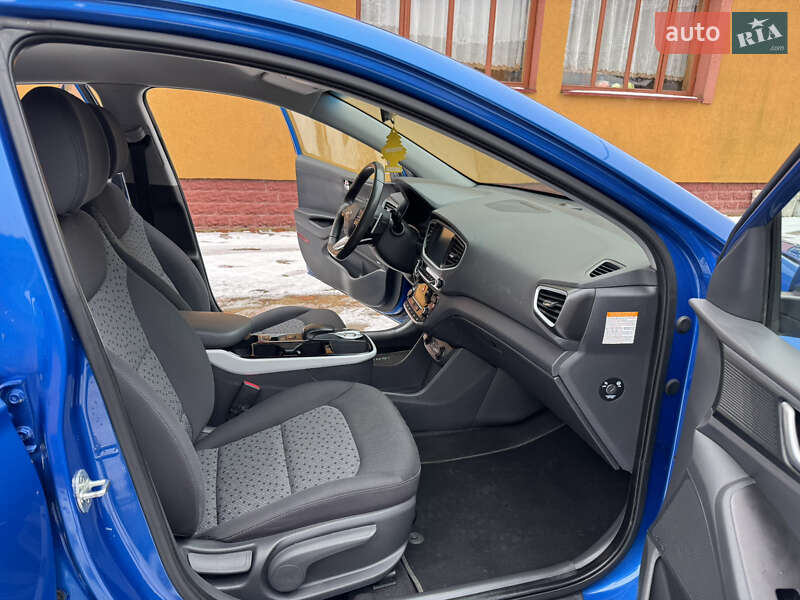 Хэтчбек Hyundai Ioniq 2017 в Ровно