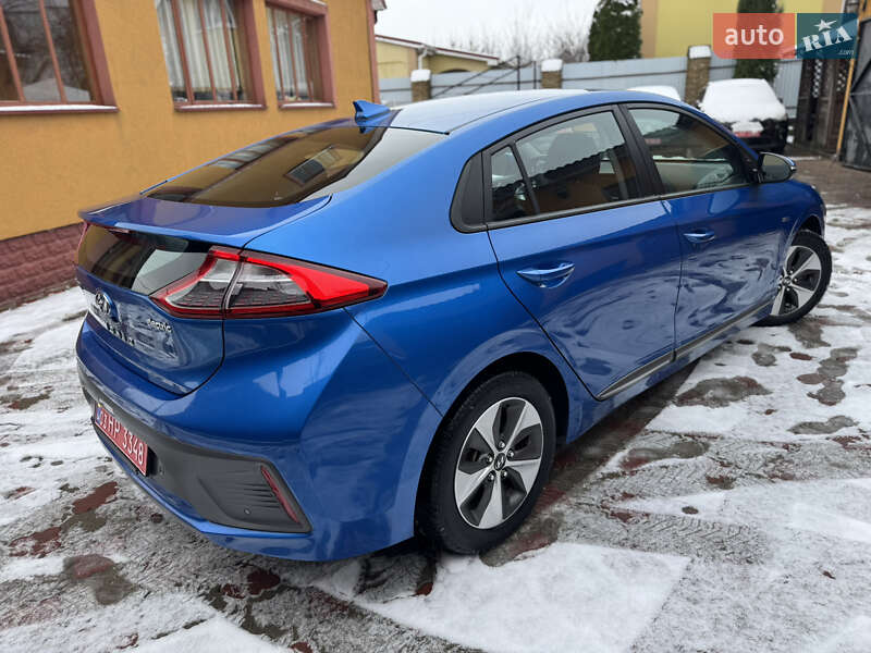 Хэтчбек Hyundai Ioniq 2017 в Ровно