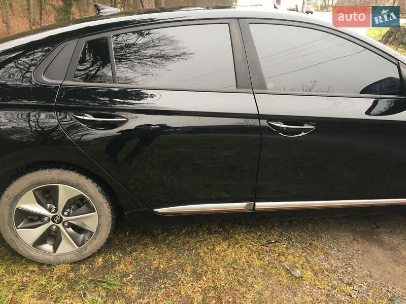 Хэтчбек Hyundai Ioniq 2016 в Виннице