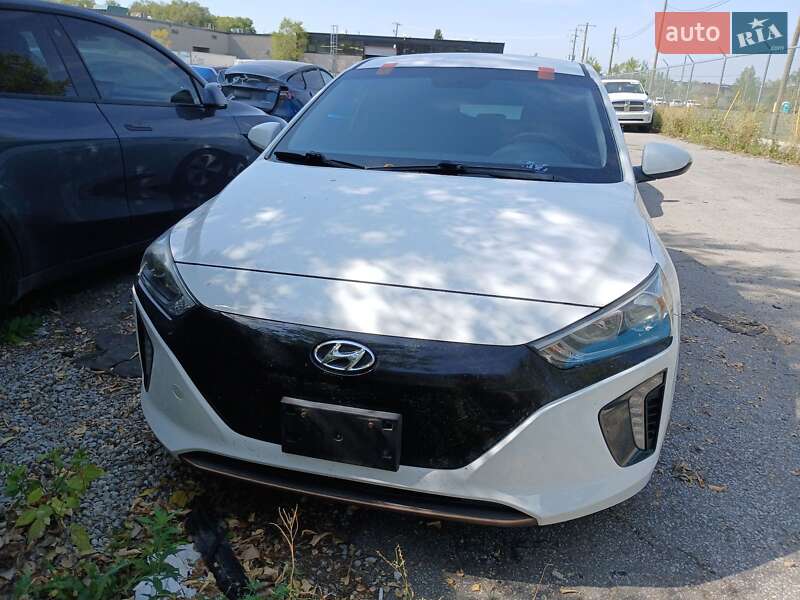 Хэтчбек Hyundai Ioniq 2017 в Ивано-Франковске