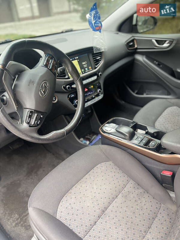 Хэтчбек Hyundai Ioniq 2017 в Ивано-Франковске