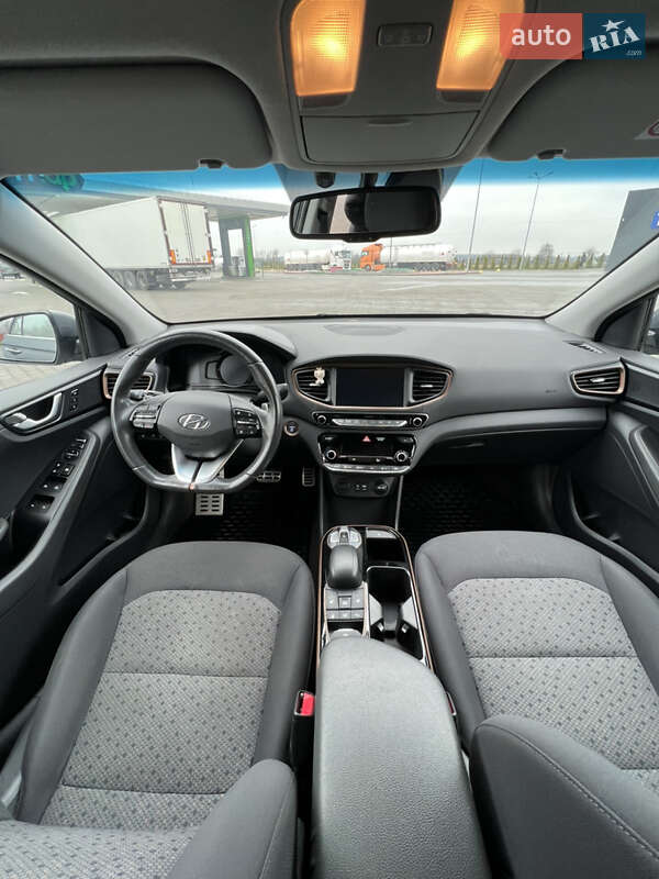Хэтчбек Hyundai Ioniq 2018 в Луцке